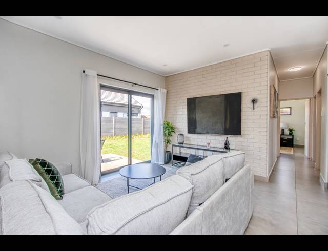 3 BEDROOM CLUSTER FOR SALE IN ALBERTSDAL